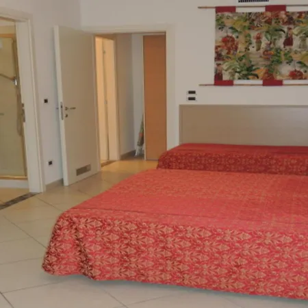 Peaceful Flat Next To The With Balcony Apartamento